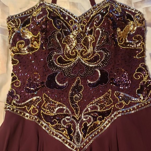 Beaded and beautifully made evening and wedding guest dress with Shawl - Picture 2 of 4